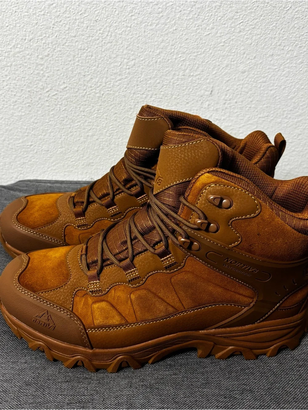 NORTIV8 Men’s Hiking Boots Coyote Sz 9.5W NWT